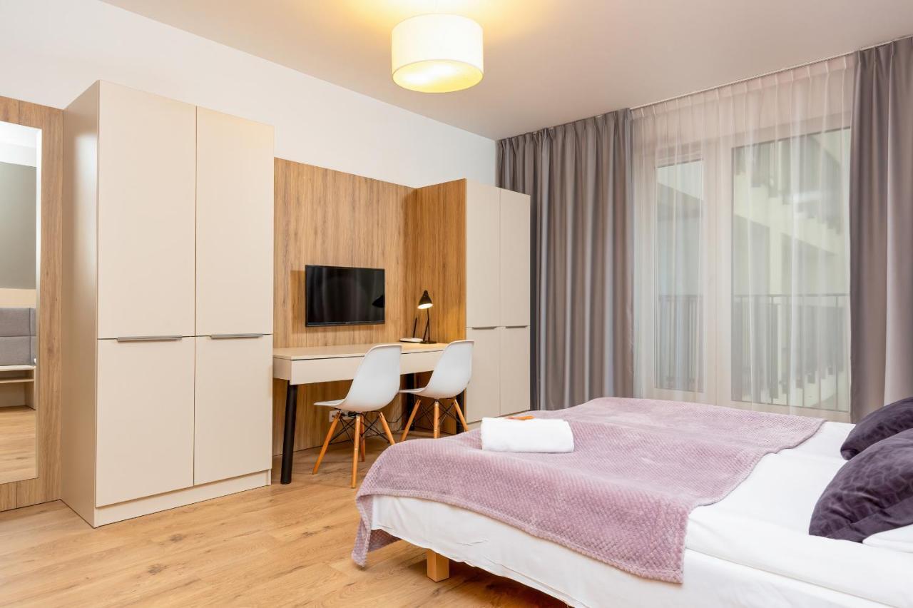 Wolska Residence Apartments With Parking By Noclegi Renters Варшава Екстериор снимка