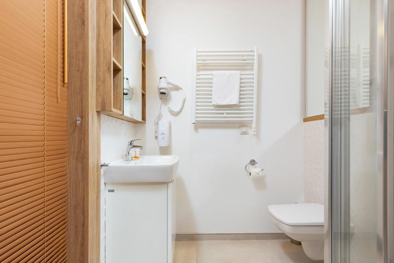 Wolska Residence Apartments With Parking By Noclegi Renters Варшава Екстериор снимка