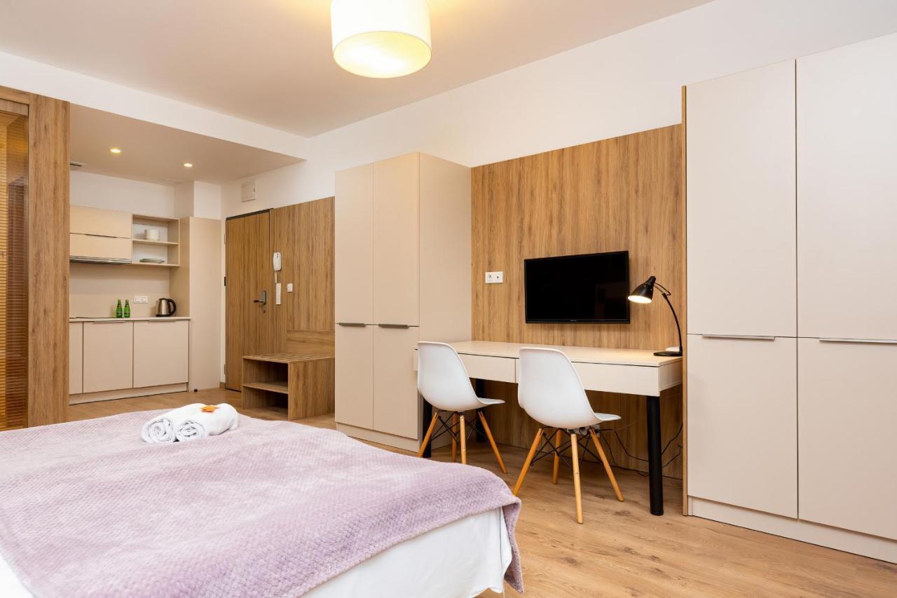 Wolska Residence Apartments With Parking By Noclegi Renters Варшава Екстериор снимка
