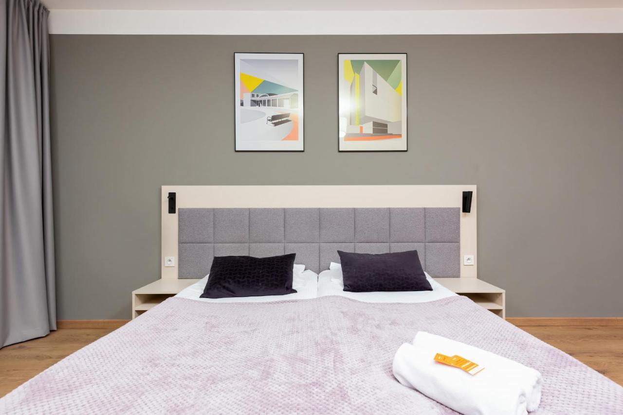 Wolska Residence Apartments With Parking By Noclegi Renters Варшава Екстериор снимка