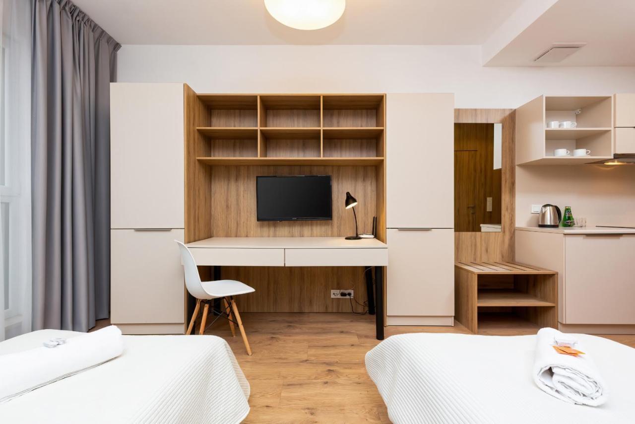 Wolska Residence Apartments With Parking By Noclegi Renters Варшава Екстериор снимка