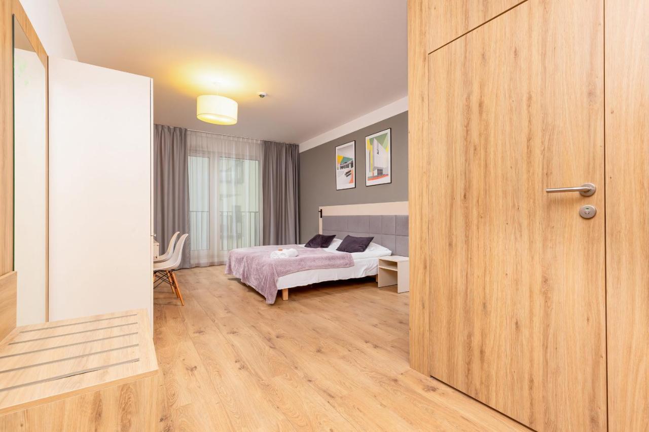 Wolska Residence Apartments With Parking By Noclegi Renters Варшава Екстериор снимка