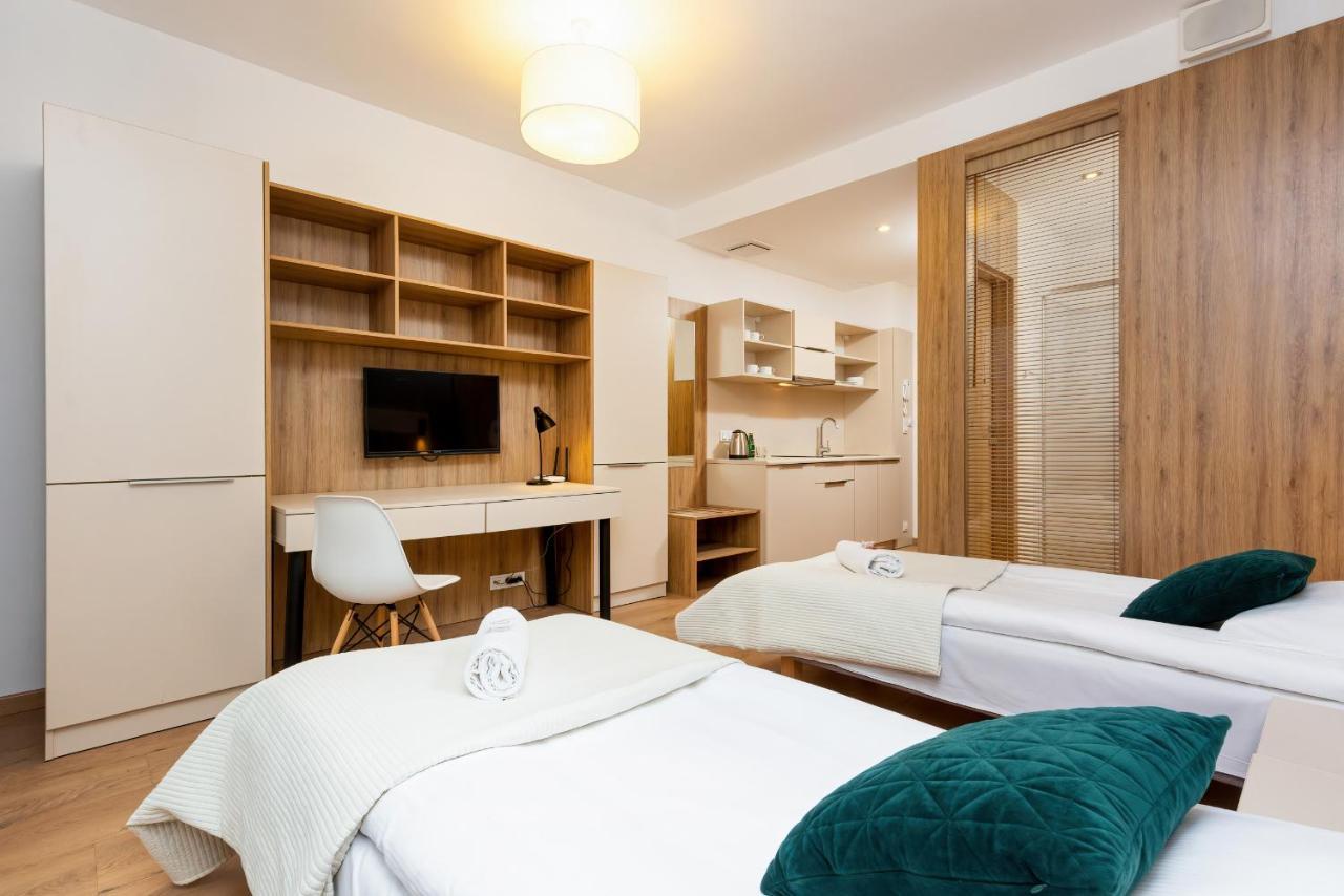 Wolska Residence Apartments With Parking By Noclegi Renters Варшава Екстериор снимка
