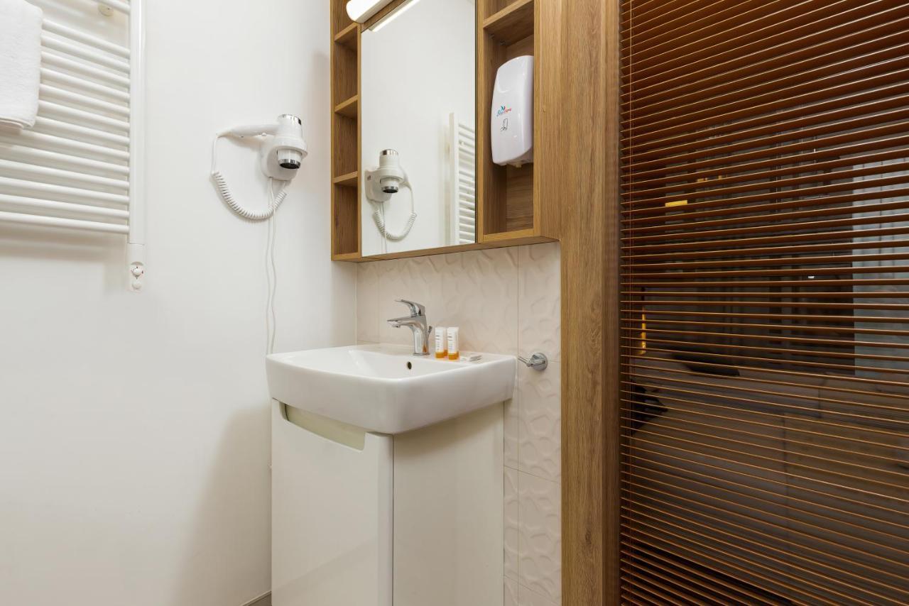 Wolska Residence Apartments With Parking By Noclegi Renters Варшава Екстериор снимка
